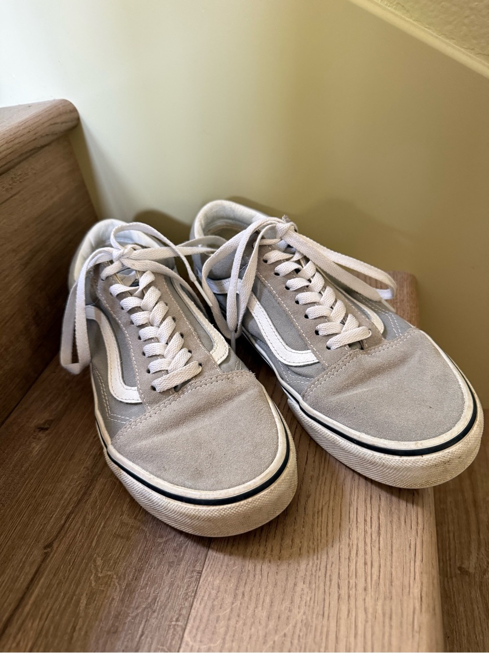 Vans Old Skool Gray Suede Canvas Sneakers Men’s 8.5 Women’s 10